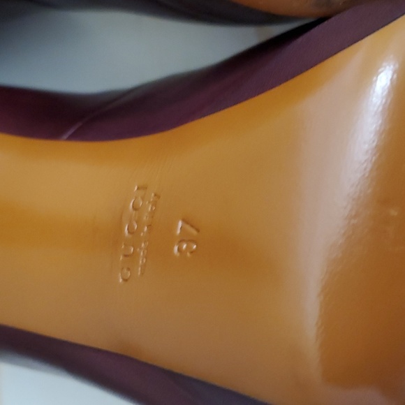 Gucci | Burgundy Leather Platform T-strap  Peep-Toe Pumps Sz 37 - Picture 9 of 9